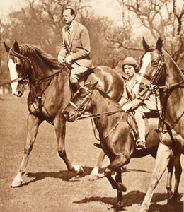 Hertugen af Gloucester rider med prinsesse Elizabeth i Windsor Great Park af English Photographer
